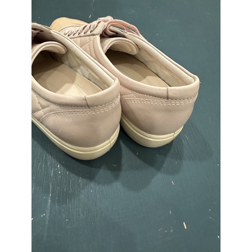 ECCO Blush Pink Quilted Soft Leather Patent Leather Low Rise Sneakers Women - Picture 4 of 8